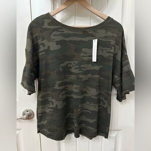 Sanctuary Camouflage Women's Top Raw Hem flare sleeve bow detail sz S Fall